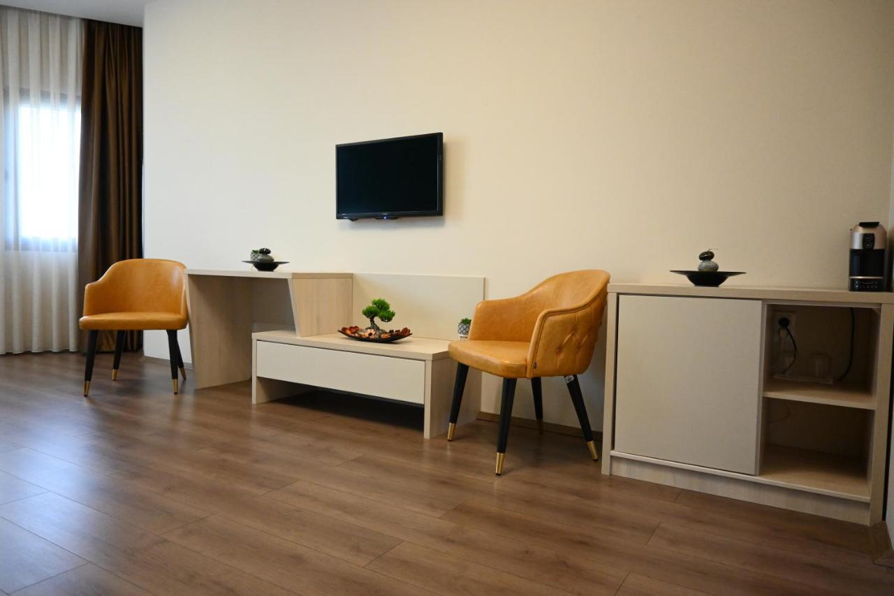 Gold Felicia Hotel บิโตลา ภายนอก รูปภาพ